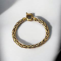 Vintage French wheat chain bracelet, gold-plated design from the 1980s, featuring an elegant oversized clasp for a bold yet refined statement