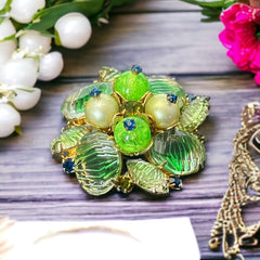 Vintage 1950s Peridot Green Ribbed Givre Glass Floral Brooch
