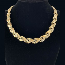 Vintage Crown Trifari Double Leaf Gold Tone Link Necklace