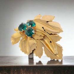 Vintage 1940's Emerald Rhinestones Gold Tone Flower & Leaves Large Brooch