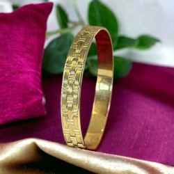 Vintage Coro Pegasus Basket Weave Gold Tone Bangle Bracelet