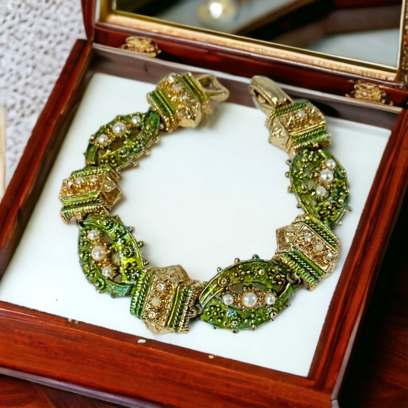 Vintage ART Arthur Pepper Green Enamel Gold Tone Ornate Link Bracelet