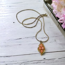 Vintage Faux Angel Skin Coral Cabochons Open Work Leaf Pendant Chain Necklace