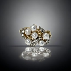 Vintage Signed Avon White Faux Pearls & Clear Rhinestones Gold Tone Floral Ring