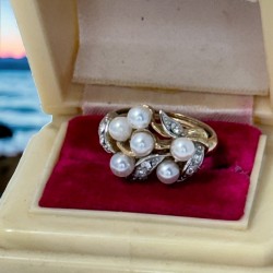 Vintage Signed Avon White Faux Pearls & Clear Rhinestones Gold Tone Floral Ring