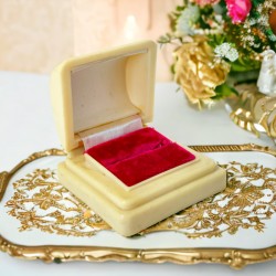 Vintage Art Deco Cream Celluloid Ring Presentation Box