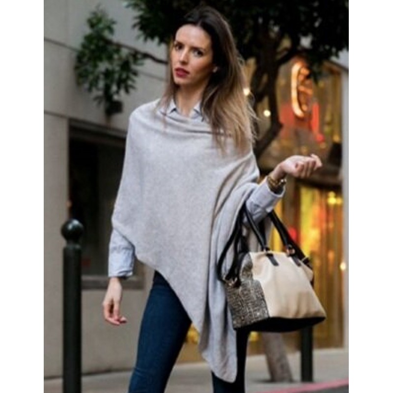 Wapenstilstand Bemiddelen teksten Buy the best French design Cashmere Poncho online. Cashmere Poncho Light  Grey