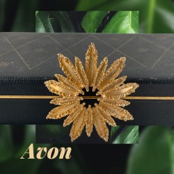 Vintage Avon Starburst Textured Gold Tone Statement Flower Brooch