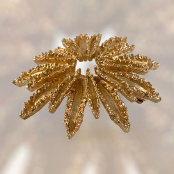 Vintage Avon Starburst Textured Gold Tone Statement Flower Brooch