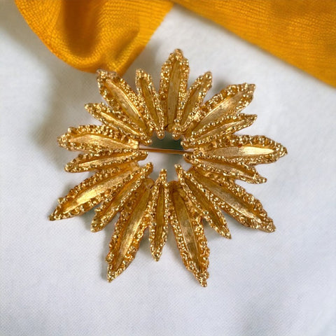 Vintage Avon Starburst Textured Gold Tone Statement Flower Brooch