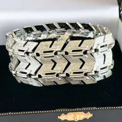 Vintage Cathe silver‑tone textured herringbone link bracelet