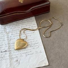 Vintage Victorian Revival Engraved Gold‑Tone Floral Heart Locket and Chain Necklace – 1970s–1980s