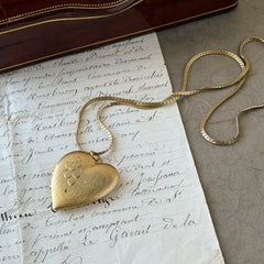 Vintage Victorian Revival Engraved Gold‑Tone Floral Heart Locket and Chain Necklace – 1970s–1980s