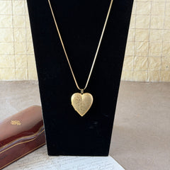Vintage Victorian Revival Engraved Gold‑Tone Floral Heart Locket and Chain Necklace – 1970s–1980s