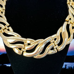 Vintage Chunky Wide Wavy Graduated Gold Tone Links Collar Necklace