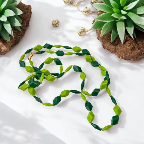 Vintage 1960s Hong Kong Apple &amp; Forest Green Plastic Diamond Cubes Extra Long Necklace – Bold &amp; Versatile Retro Style