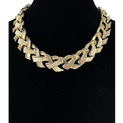 Vintage Lisner Textured Light Gold Tone Links Necklace