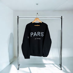 Cozy and Stylish "Paris Je T'Adore" French-Themed Black Sweatshirt