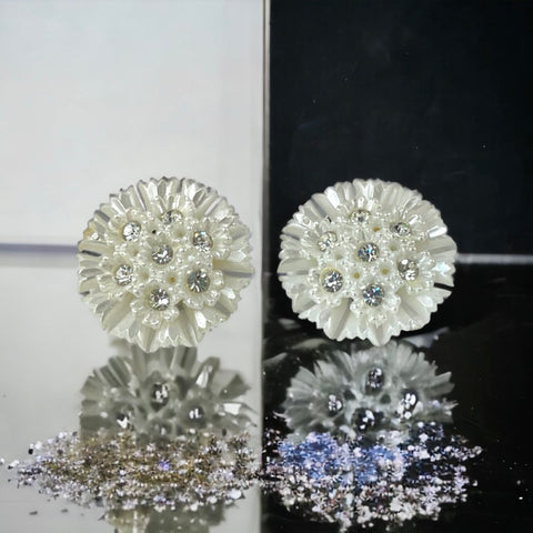 Vintage Pearlized Plastic & Clear Rhinestones Flower Clip-on Earrings