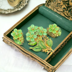 Vintage Peridot Rhinestones Enamel Gold Tone Floral Spray Jewelry Set