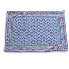 Quilted cotton placemat in gray and pink with Provençal floral pattern, handcrafted in France by Tissus Toselli.