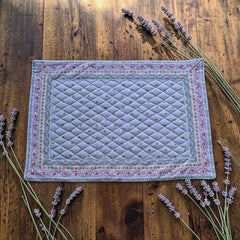 Quilted cotton placemat in gray and pink with Provençal floral pattern, handcrafted in France by Tissus Toselli.