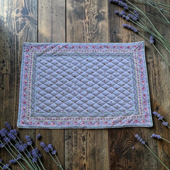 Quilted cotton placemat in gray and pink with Provençal floral pattern, handcrafted in France by Tissus Toselli.