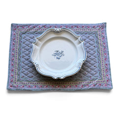 Quilted cotton placemat in gray and pink with Provençal floral pattern, handcrafted in France by Tissus Toselli.