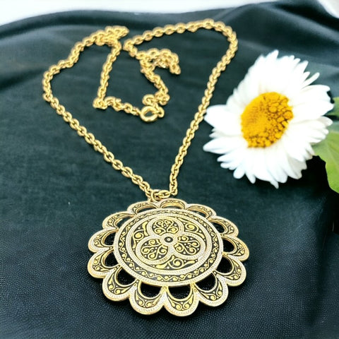 Vintage Spanish Toledo Ware Large Scalloped Round Pendant Gold Tone Chain Necklace | Spain Damascene Jewelry | Gift Idea for Her